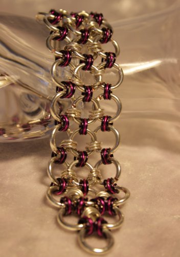 jewellery_chainmail_bracelet_doublehoop_purples_gemporium_multimediaschitzophrenics.jpg